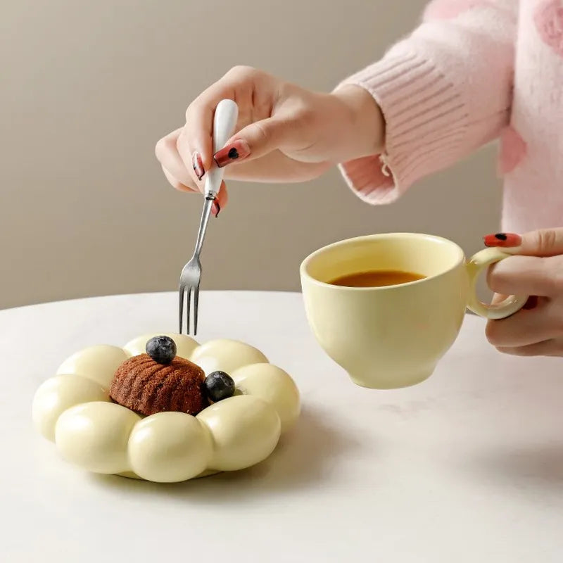 Tasse en céramique avec son assiette décorative cloud