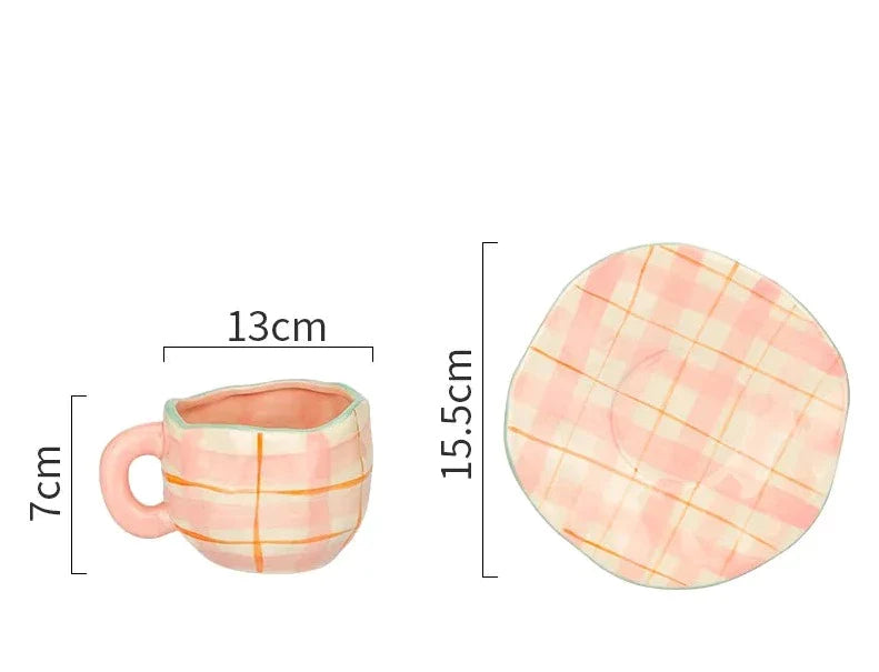 Tasse en céramique avec son assiette décorative